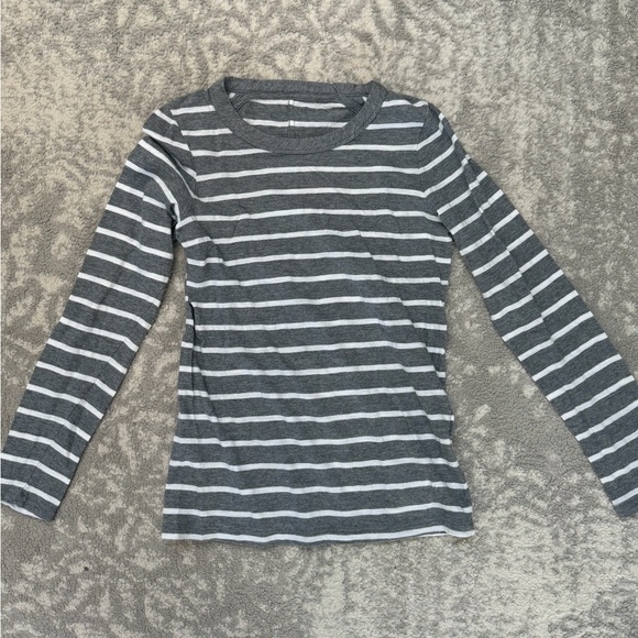 Banana Republic Gray and White Cozy Slub Top - Picture 1 of 4